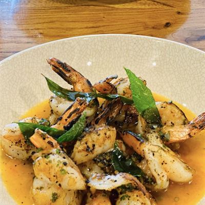 Gia Cafe & Bistro