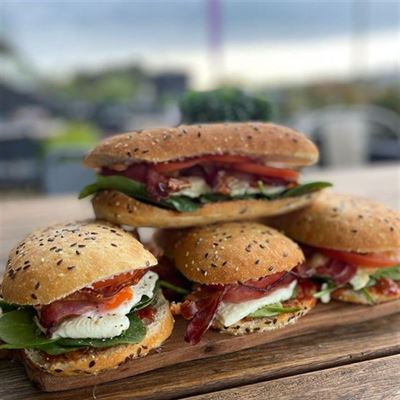 Akuna Restaurant Pizza, Bar & Cafe Anglesea